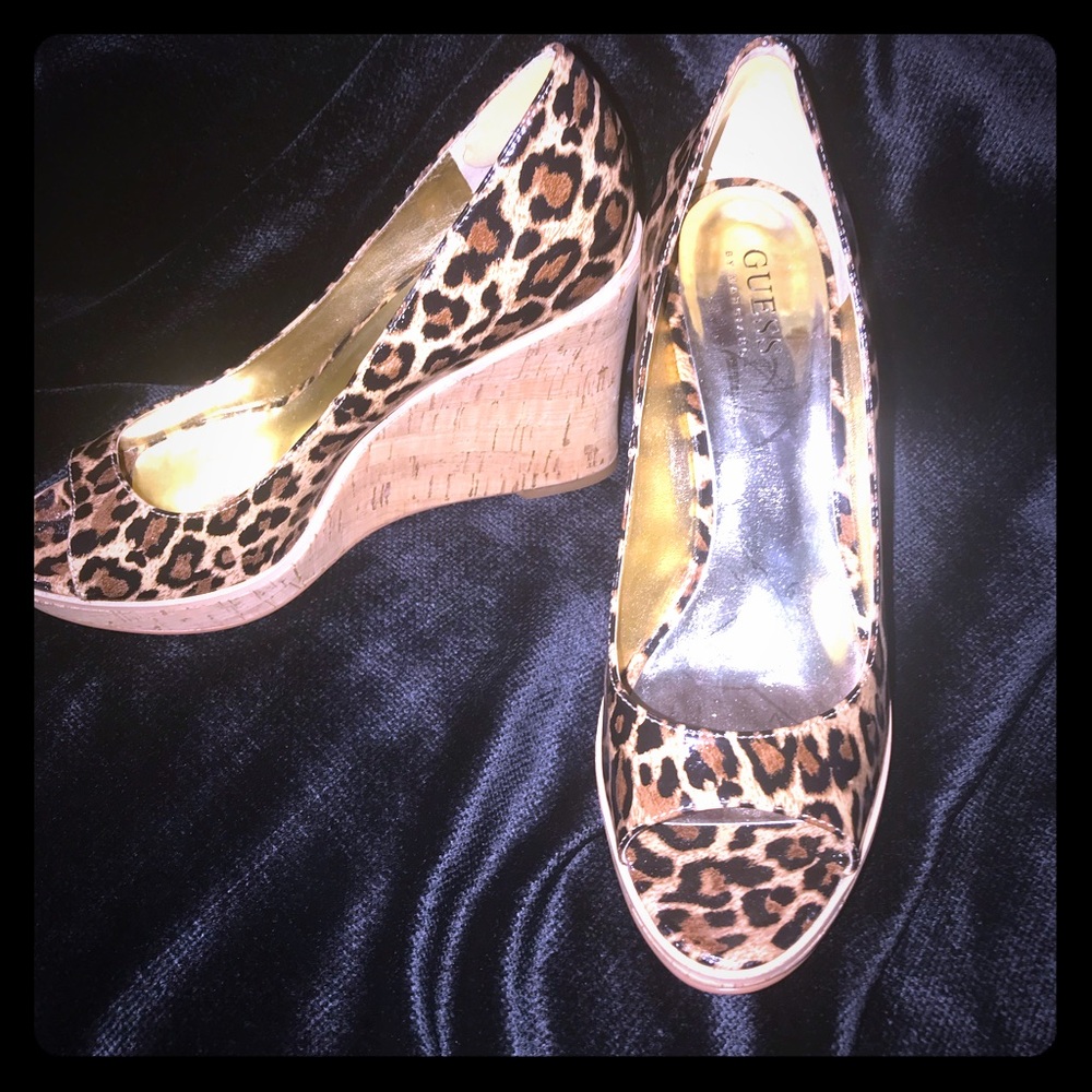 🔥Guess Leopard Print Wedges🔥
